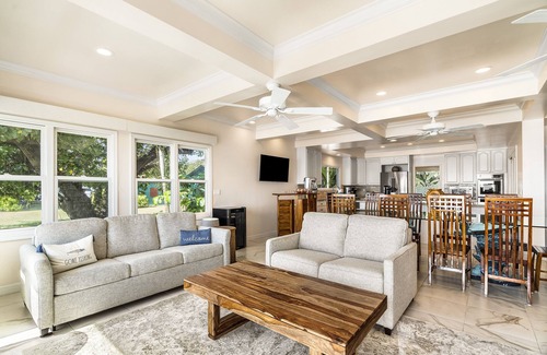 Kailua-Kona House | Dolphin Manor: Stunning Oceanfront Home w/Pool, Spa, A/C, Private Lanai