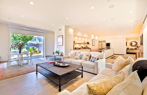 La Jolla Shores House | Dolphin Sunset total Luxury in La Jolla Shores!