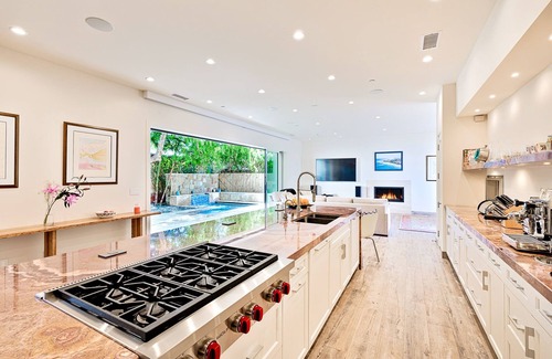 La Jolla Shores House | Dolphin Sunset total Luxury in La Jolla Shores!