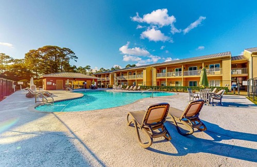 Gulf Shores Apartment | Dolphin Villas 512