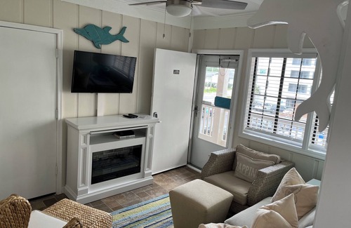 Garden City Condo | DOLPHIN WATCH, Garden City, SC