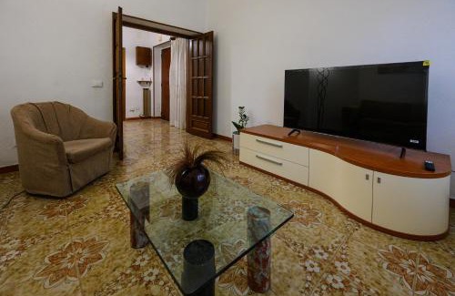 Pisa Apartment | Dom Idea
