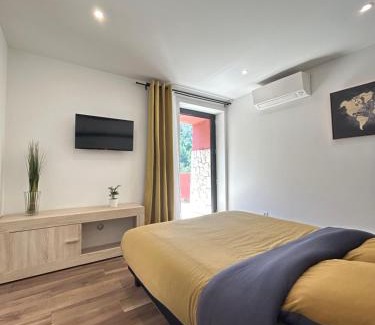 La Trinite Apartment | Domaine Baccia Donna Proche Nice, Climatisation, jacuzzi, pétanque & parking gratuit