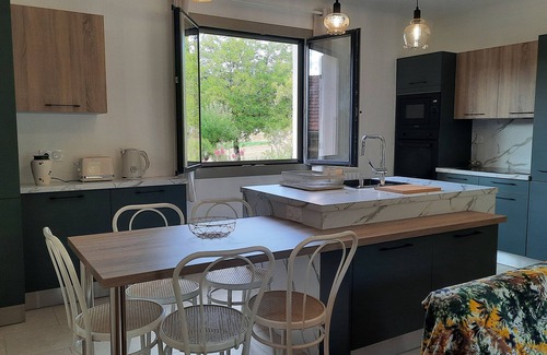 Montignac House | DOMAINE DE LA BORIA gîte in the heart of 13ha of nature facing the hill of Lascaux
