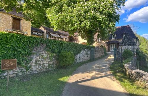Montignac House | Domaine de la source