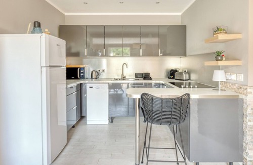 Le Lavandou Apartment | Domaine du Soleil apartment, 5 minutes from the beach!