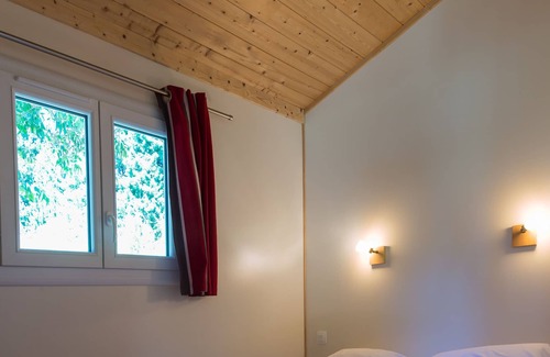 Theza Ski Chalet | Domaine Mas Bazan - Le chalet écoconstruit N2