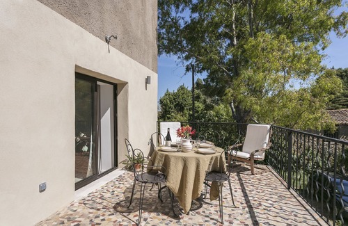 Meze Apartment | DOMAINE SESQUIER Family gîte in an exceptional farmhouse Belle de nuit