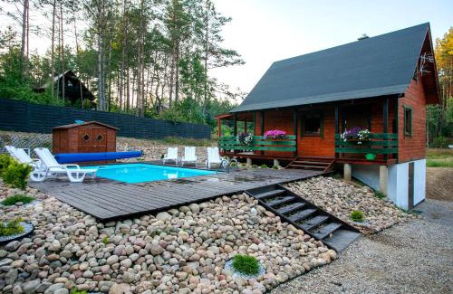 Sulecki Borek House | Domek całoroczny JELENIÓWKA na Kaszubach z balią na wyłaczność,wspólny basen i bilard z domkiem Sówka - Ostrowite Leśna Dolina