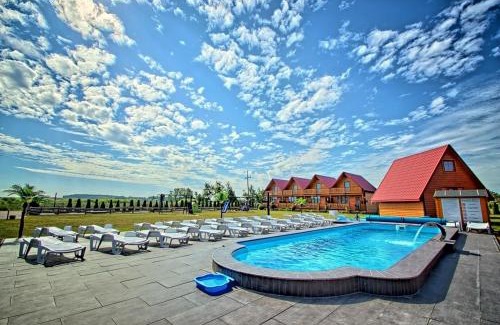 Jaroslawiec Resort | Domki Letniskowe Orka