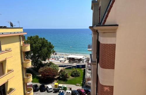 Savona House | Don Pedro Beach House