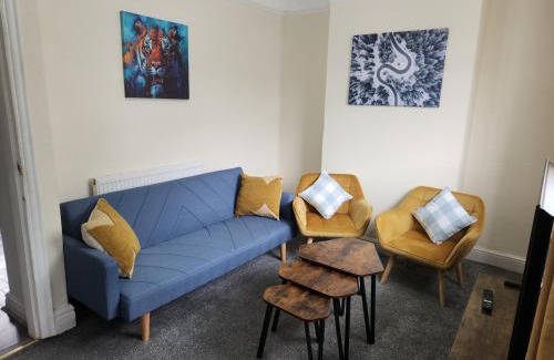 Doncaster House | Doncaster Serviced Accommodation - Apartments - 3 Bed House-Close To A1 & M18 - Contractors - Business Travellers - Families