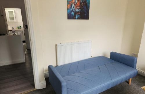 Doncaster House | Doncaster Serviced Accommodation - Apartments - 3 Bed House-Close To A1 & M18 - Contractors - Business Travellers - Families