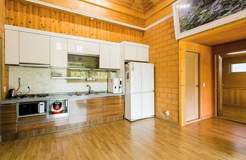 Donghae House | Donghae Red Clay Gueasthouse Pension