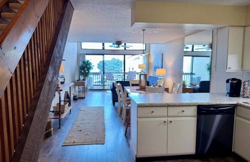 Port Clinton Condo | Don’t Miss Out! 2 bedroom lake front loft condo with beautiful amenities