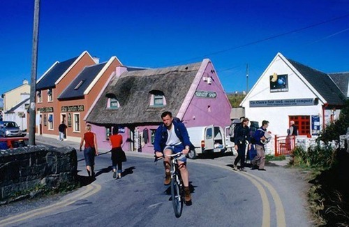 Doolin Cottage | Doolin Village L05 - a doolin lodges that sleeps 6 guests in 3 bedrooms