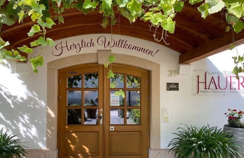 Pleisweiler-Oberhofen House | Doppelzimmer Dusche/wc Kat.2 - Landhotel Hauer