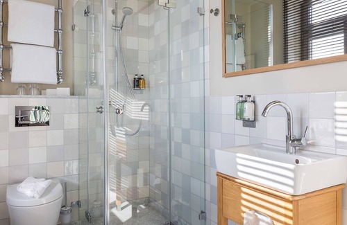 Westerland Cottage | Doppelzimmer Komfort mit Badewanne - Mimosa Suites