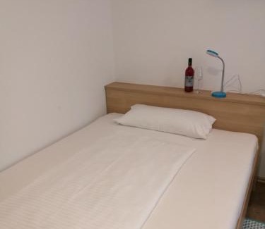 Eltendorf Hotel | Dorf-Zimmer Mirth