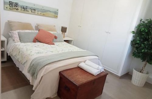 Dos Hermanas Apartment | Dormir entre limones, Casa de invitados en vivienda familiar