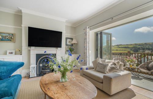 Salcombe House | Dorset House, Salcombe, with Free Parking