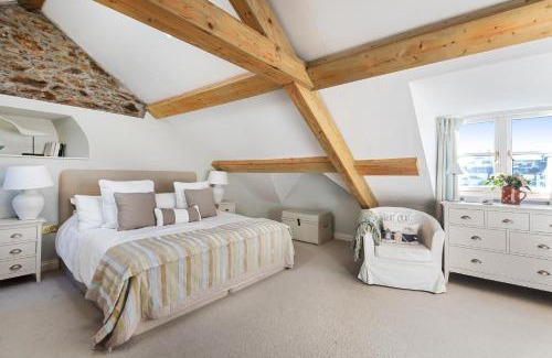 Salcombe House | Dorset House, Salcombe, with Free Parking