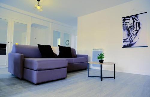 Melun Apartment | Double Apparts - Spacieux 140 m2 - 4 Ch - Entrée autonome- 2 Parkings Privé Gratuit