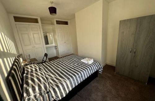 Accrington House | Double bed BW4 Accrington Burnley