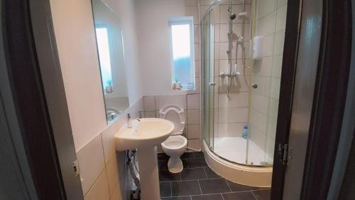 Eccles House | Double-Bedroom in the Heart of Eccles Manchester BH3 Perfect for Short Stays