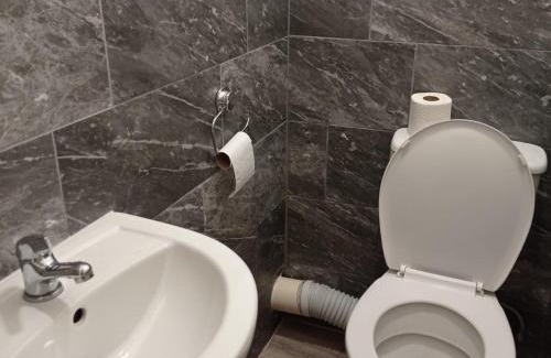 Salford House | Double-Bedroom in the Heart of Salford Manchester Perfect for Short Stays LT4