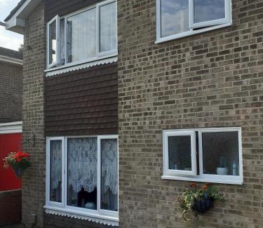 Poole House | Double bedroom sleeps 1 or 2 with back garden view