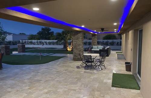 Mesa House | Double Eagle Villa with pool and pickleball close to Scottsdale!
