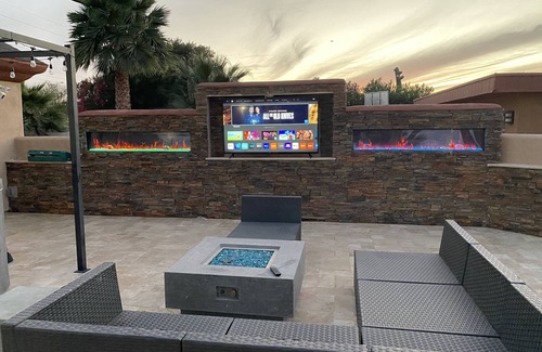Mesa House | Double Eagle Villa with pool and pickleball close to Scottsdale!