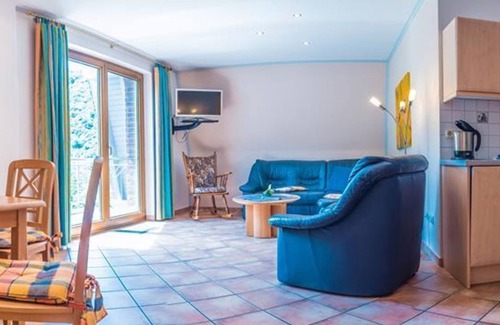 Minheim Apartment | Double room "Burglay" with balcony - apartment/guest house Kreuz-Bauer