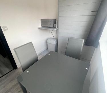 Leicester House | Double Room & Ensuite in Glenfield