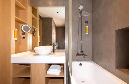 International City Apartment | Double Room Near China Mall Dubai