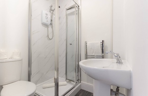 Redcar Bed & Breakfast | Double Room w/Ensuite | Perfect for Contractors