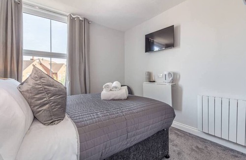 Grimley Apartment | Double Room with En-suite