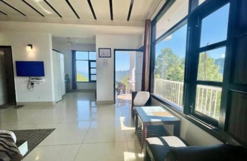 Kasauli Apartment | Double Room with Mountain View - The Terrace Retreat by StayVuesn