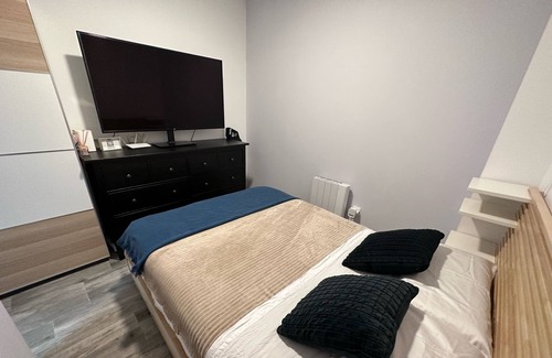 Carabanchel House | Double room with private bathroom