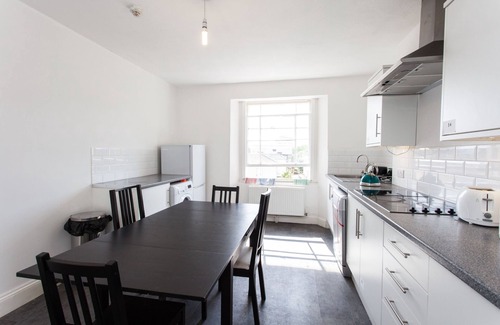 Clifton House | Double Room with Shared Bathroom
