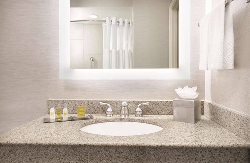 Southwest Colorado Springs Hotel | DoubleTree by Hilton Colorado Springs