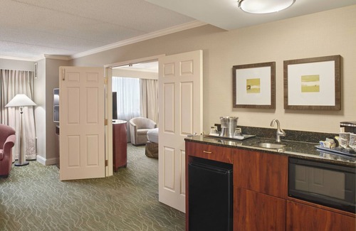 Fairlawn Hotel | DoubleTree by Hilton Akron Fairlawn