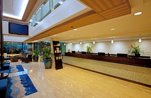 Waikiki Resort | DoubleTree by Hilton Alana - Waikiki Beach