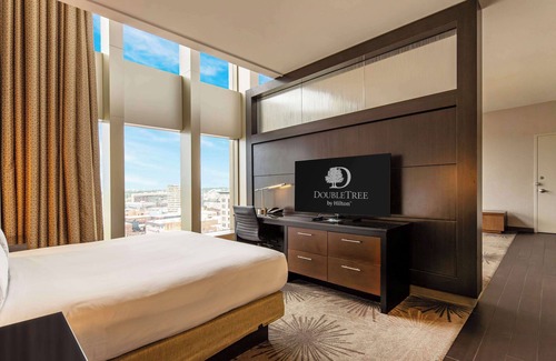 Cedar Rapids - Iowa City Hotel | Doubletree by Hilton Cedar Rapids Convention Complex