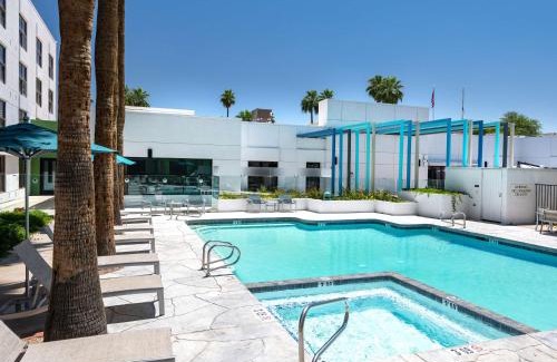 Chandler Hotel | DoubleTree by Hilton Chandler Phoenix, AZ