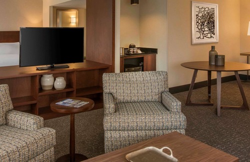 Schaumburg Hotel | DoubleTree by Hilton Chicago Schaumburg