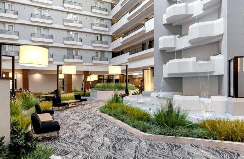 Downtown Hotel | DoubleTree by Hilton Davenport