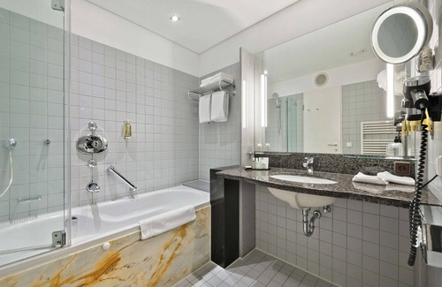 Mitte Hotel | DoubleTree by Hilton Hannover Schweizerhof