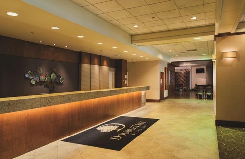 Downtown Northeast Hotel | DoubleTree by Hilton Hotel & Executive Meeting Center Omaha-Downtown